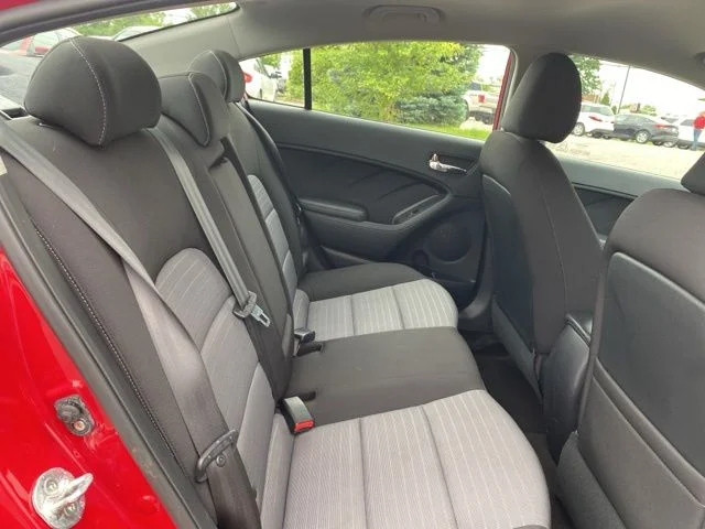Used 2015 Red Kia EX image 24