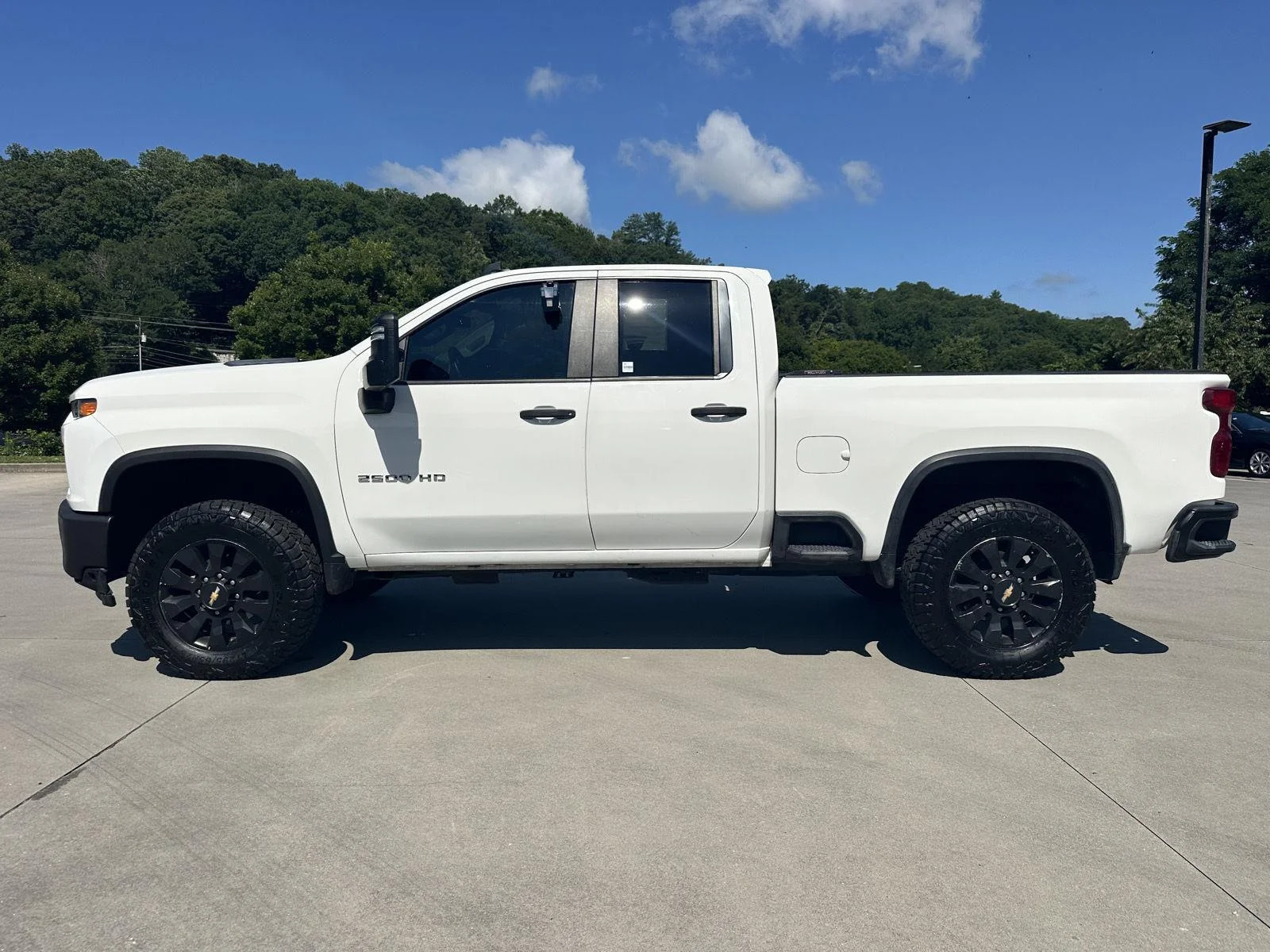 Used 2022 Summit White Chevrolet Custom image 4