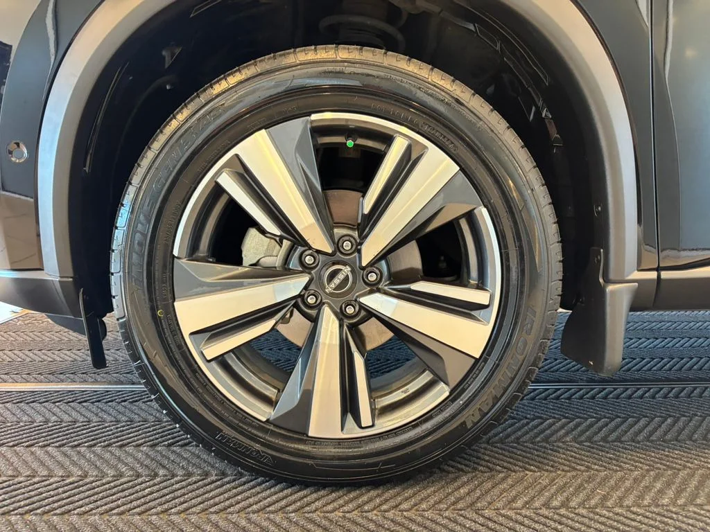 Used 2023 Black Nissan SL image 11
