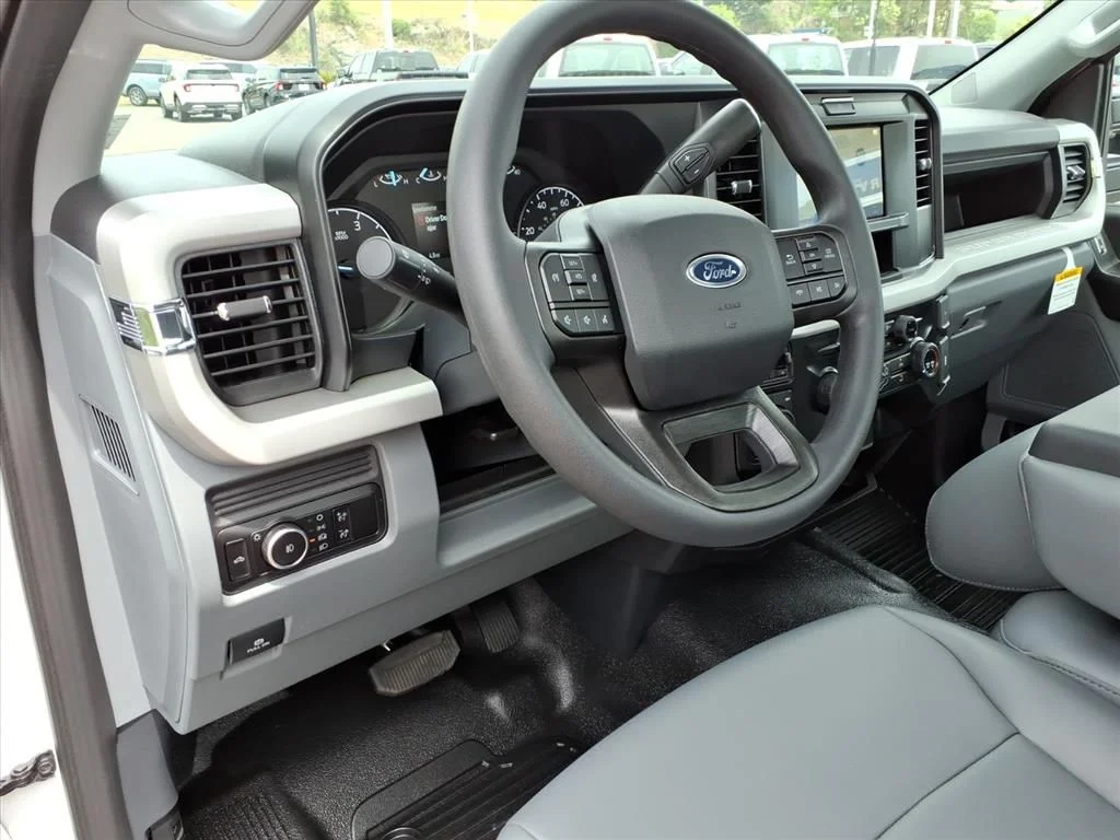 New 2026 Oxford White Ford F-450® XL image 6