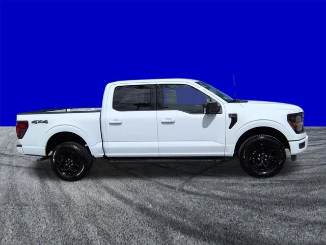 New 2026 Oxford White Ford XLT image 3