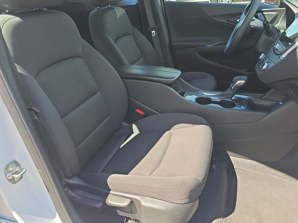Used 2024 White Chevrolet LT image 29
