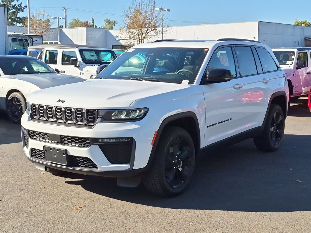 New 2026 Bright White Clear-Coat Exterior Paint Jeep Limited image 3