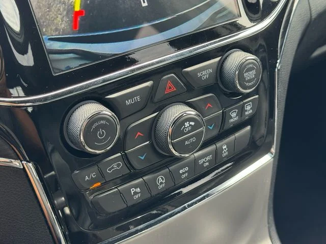 Used 2019 White Jeep Limited image 24