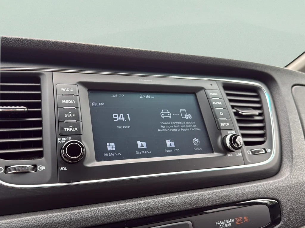 Used 2019 Snow White Pearl Kia EX image 12