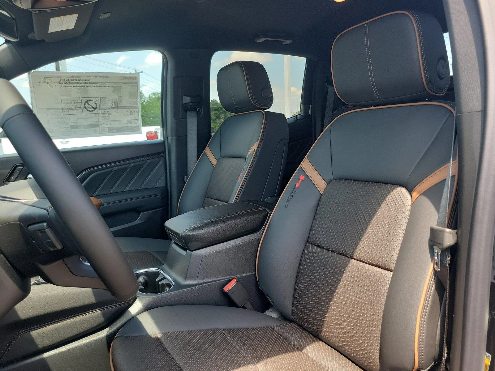 2026 GMC Canyon AT4 - Photo 18