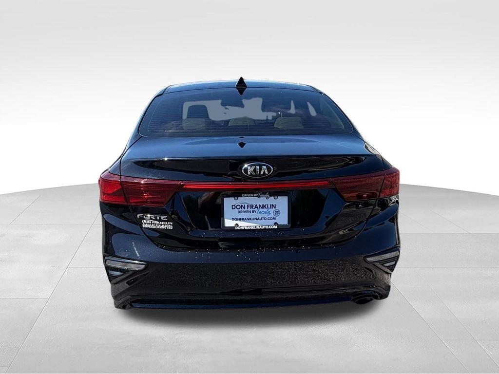 Used 2021 Black Kia LXS image 4