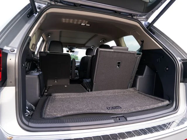 New 2026 Silver Volkswagen 2.0T SEL Premium R-Line image 37