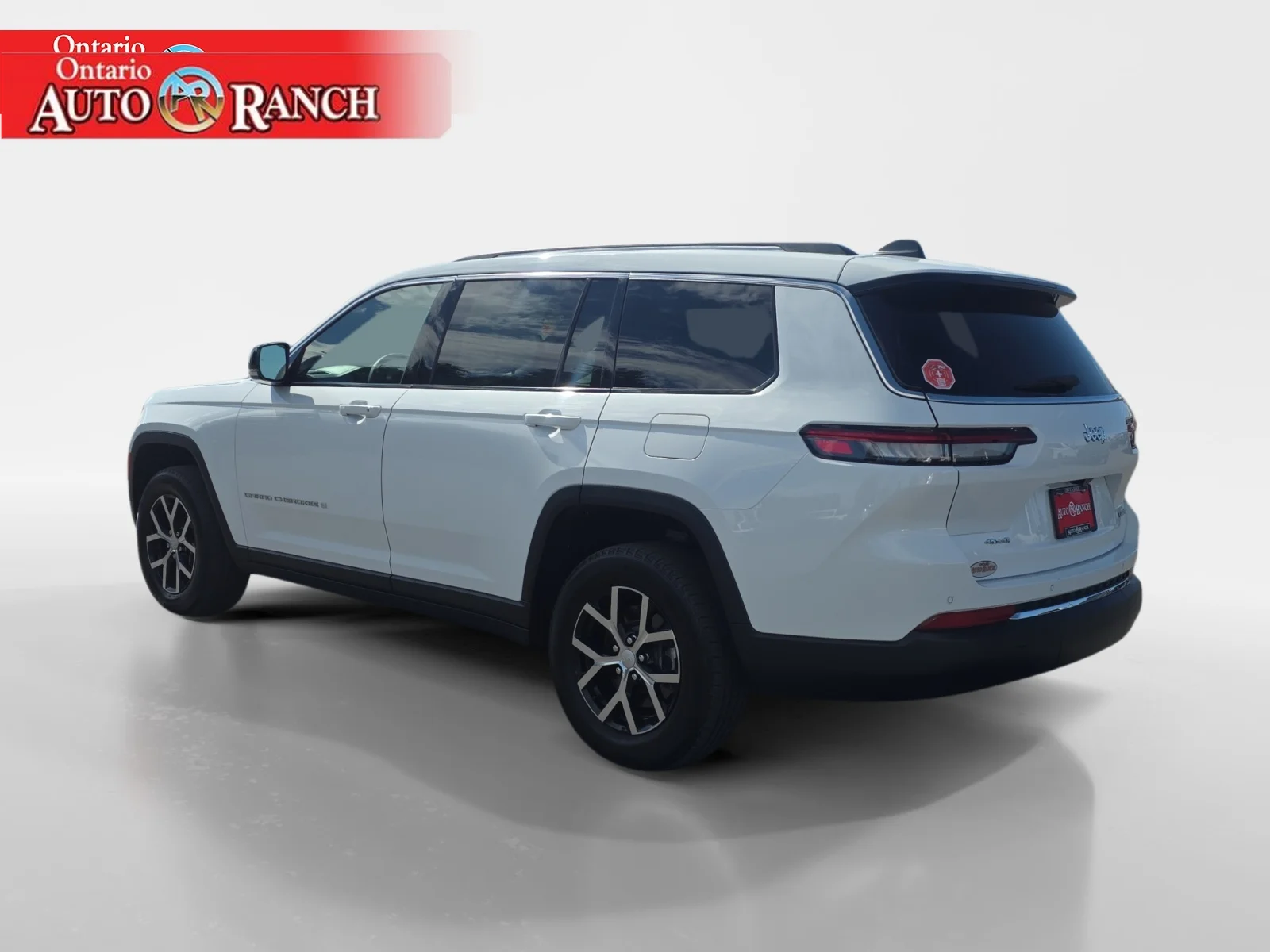 Used 2023 Bright White Clearcoat Jeep Limited image 3