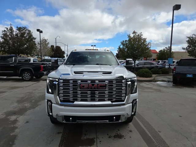 Used 2024 White GMC Denali image 2