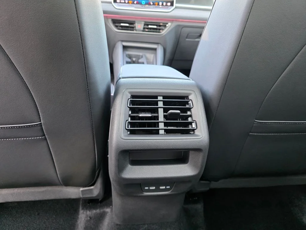 2026 Volkswagen Tiguan SE - Photo 28