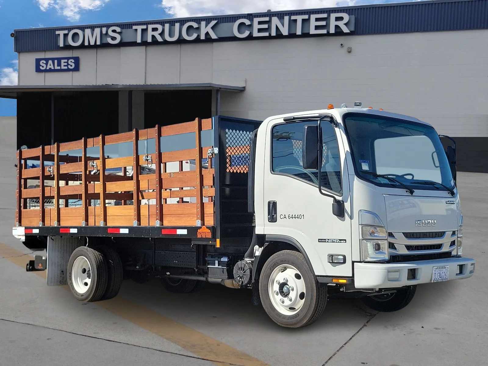 2024 Isuzu NPR-HD's photo