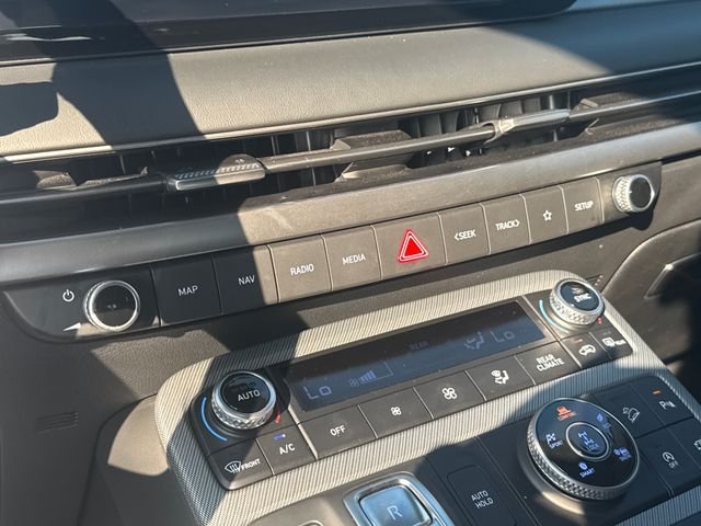 Certified Used 2025 White Hyundai SEL Premium image 19