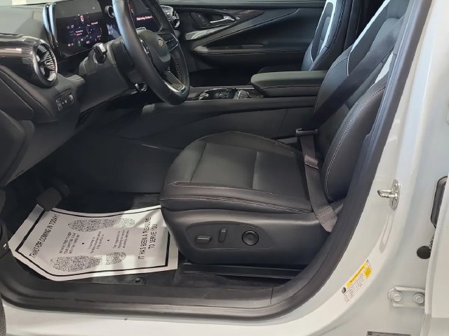 Used 2024 Summit White Chevrolet LT image 6