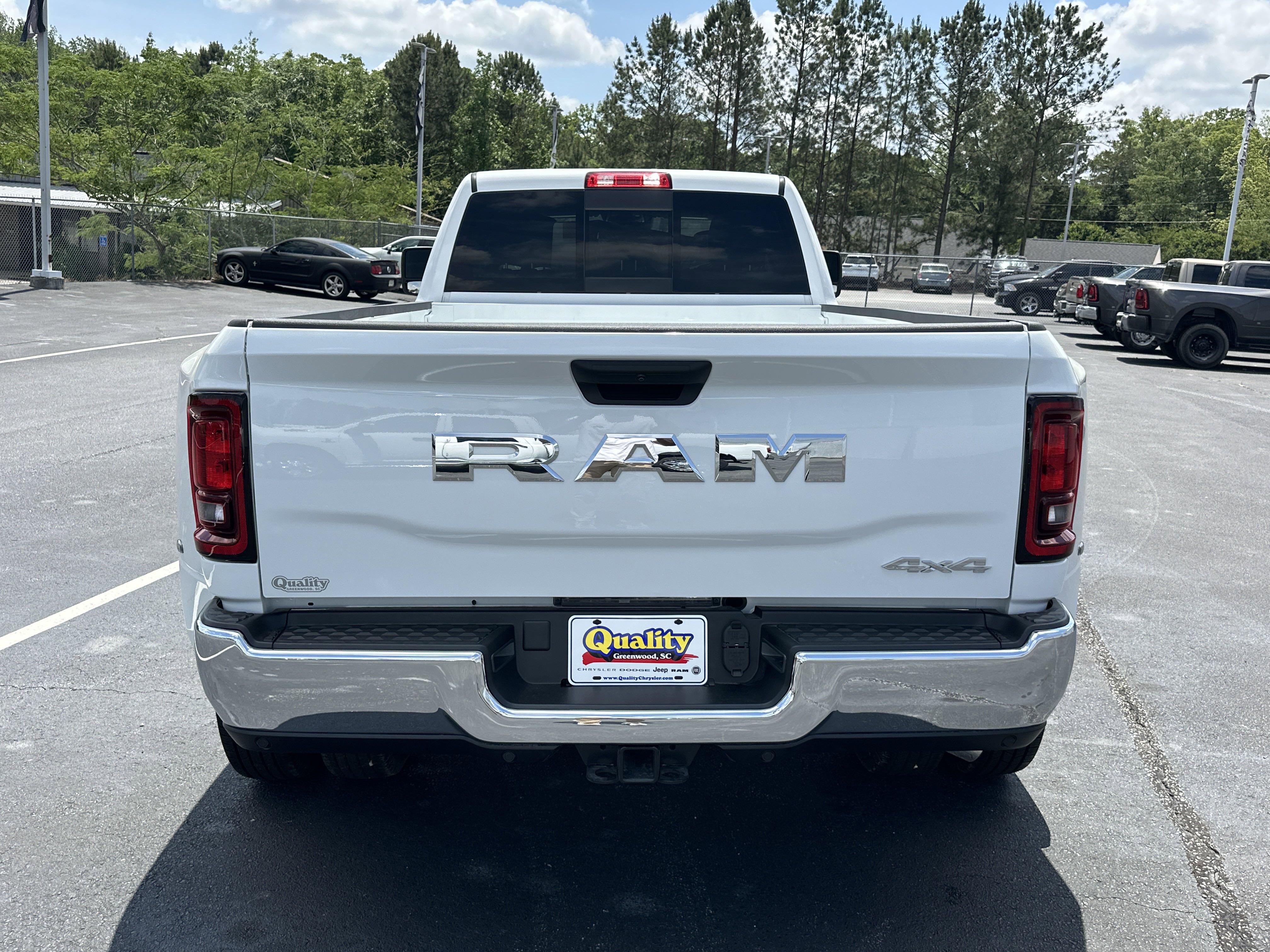 2025 RAM 3500 Tradesman - Photo 7