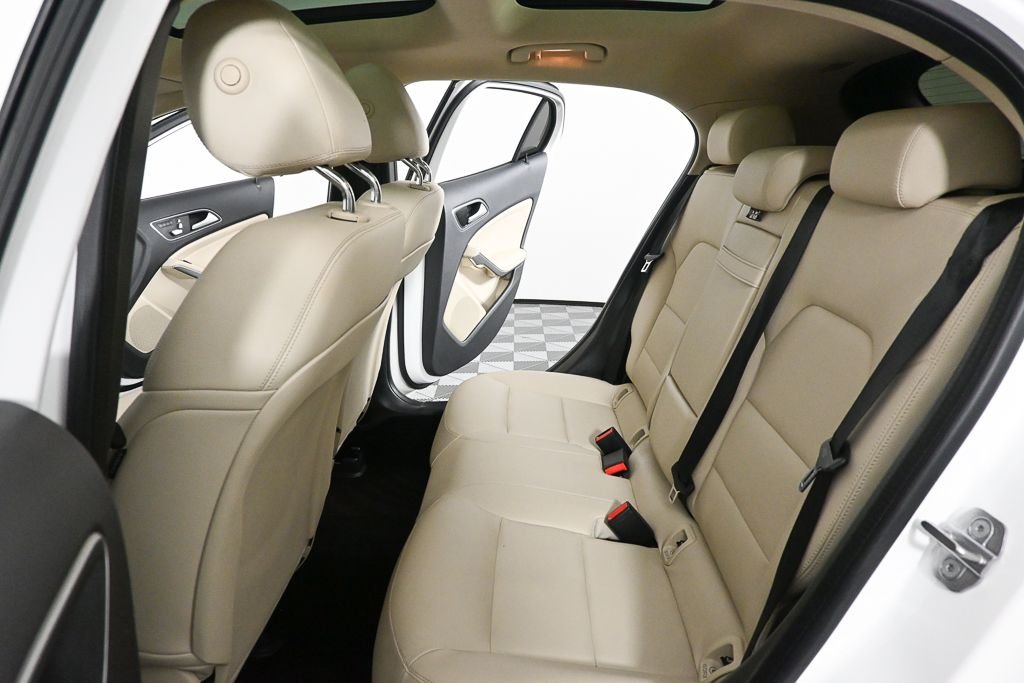 Used 2020 White Mercedes-Benz GLA 250 image 20