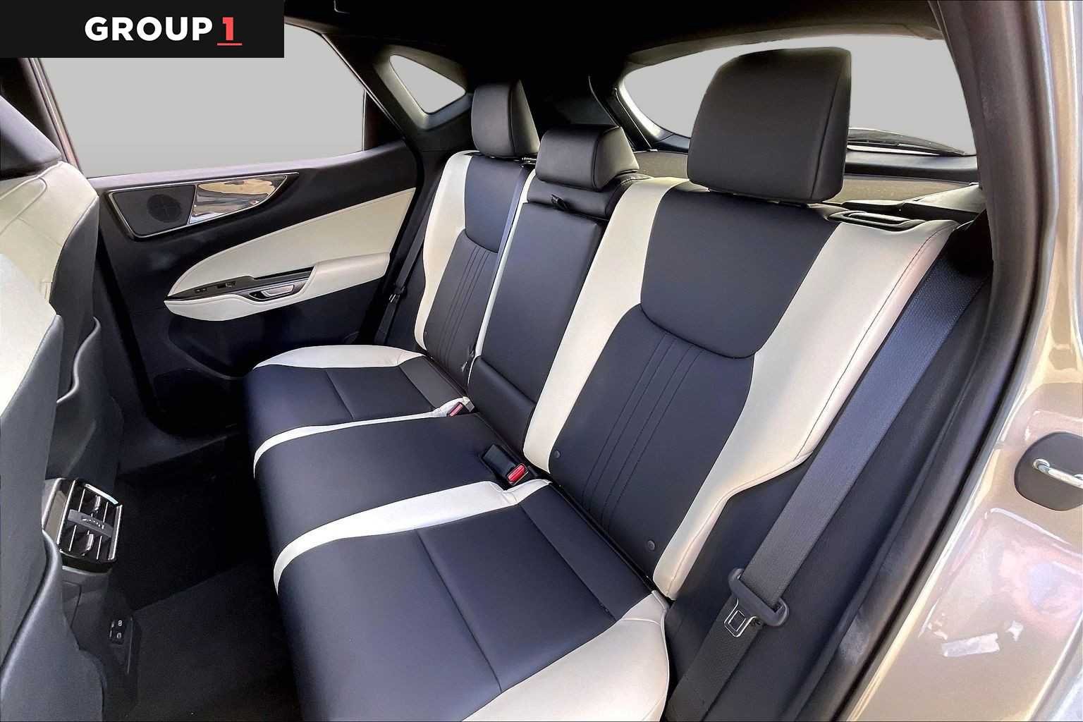 Used 2024 Atomic Silver Lexus Premium image 18