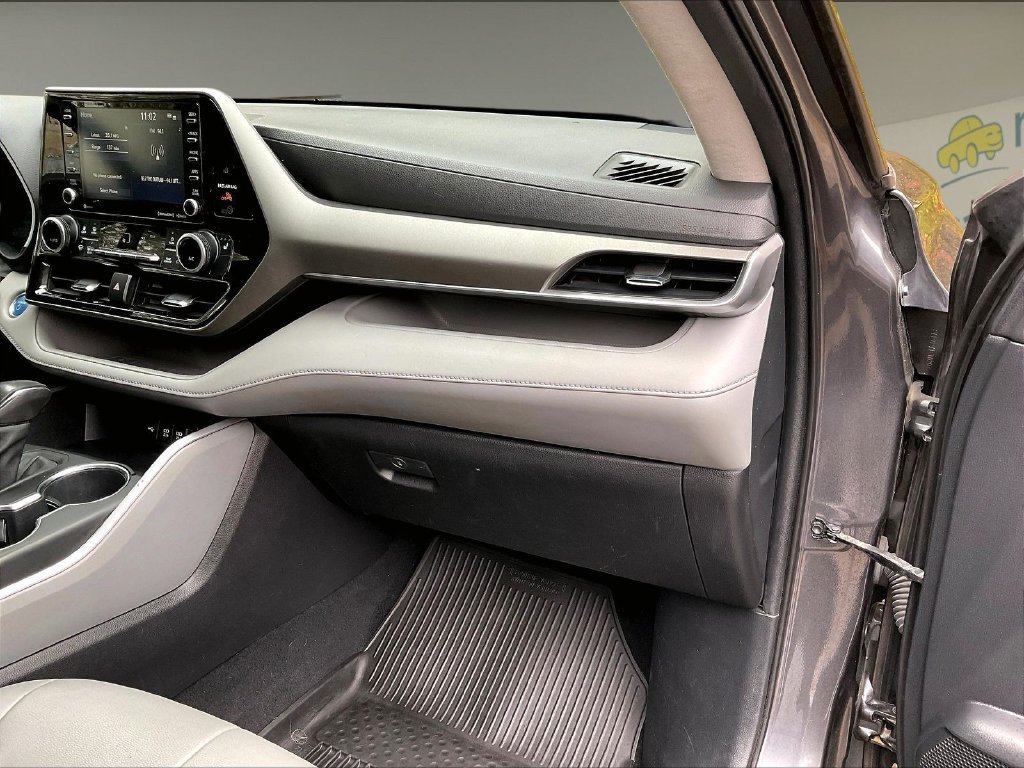 Used 2021 Magnetic Gray Metallic Toyota XLE image 13