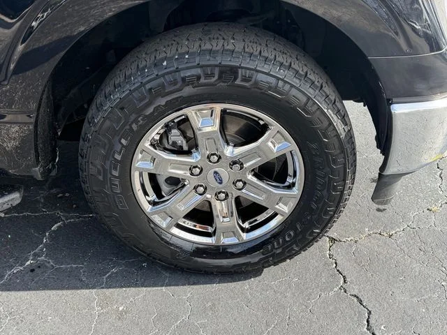 Used 2021 Agate Black Metallic Ford XLT image 43