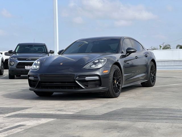 Used 2017  Porsche Turbo image 4