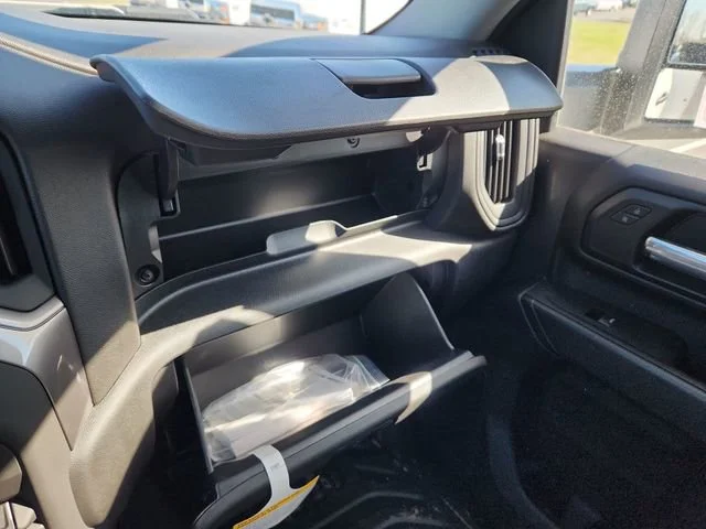 New 2025 Summit White Chevrolet Work Truck image 28