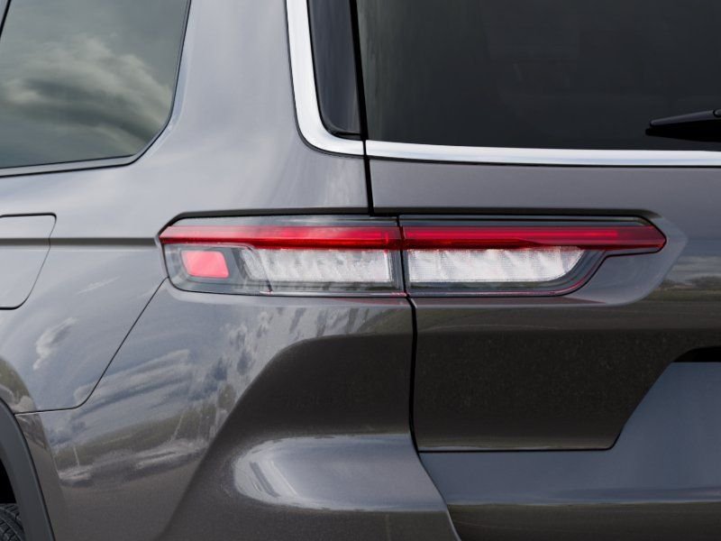 New 2026 Baltic Gray Metallic Clear-Coat Exterior Paint Jeep Limited image 9
