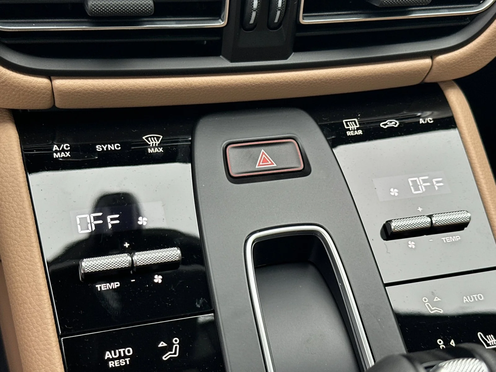 2026 Porsche Macan - Photo 21
