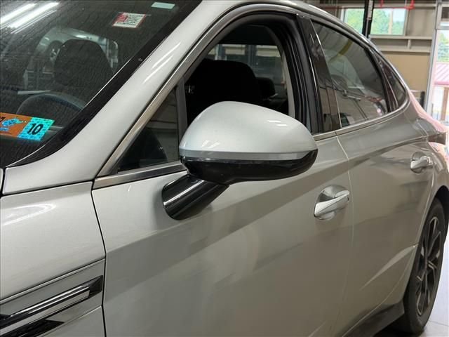 Used 2024 Silver Hyundai SEL image 26