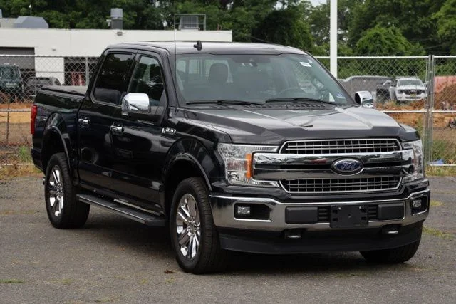 Used 2019 Black Metallic Ford Lariat image 4