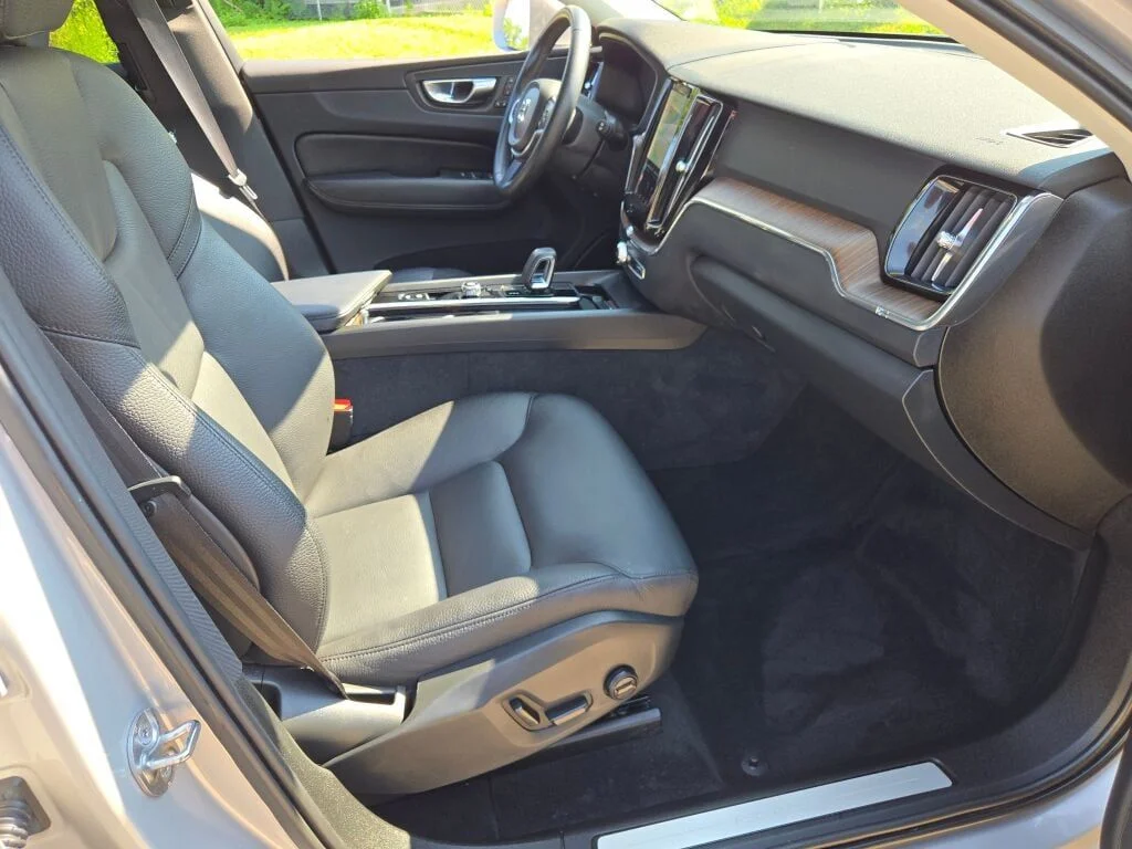 Used 2022 Gray Volvo T8 Inscription Expression image 9