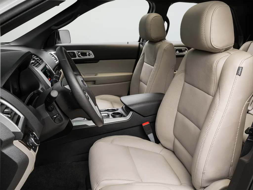 Used 2015 White Ford Limited image 16