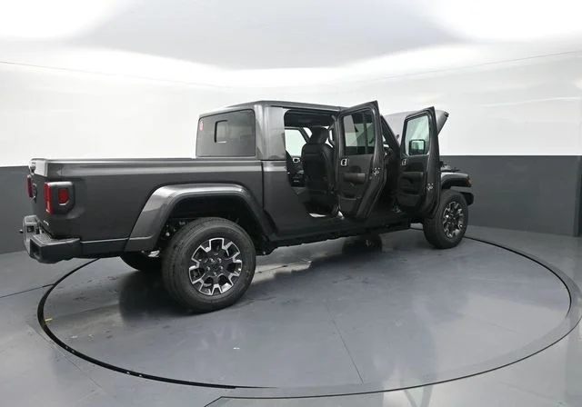 New 2026 Granite Crystal Metallic Clear-Coat Exterior Paint Jeep Sahara image 35