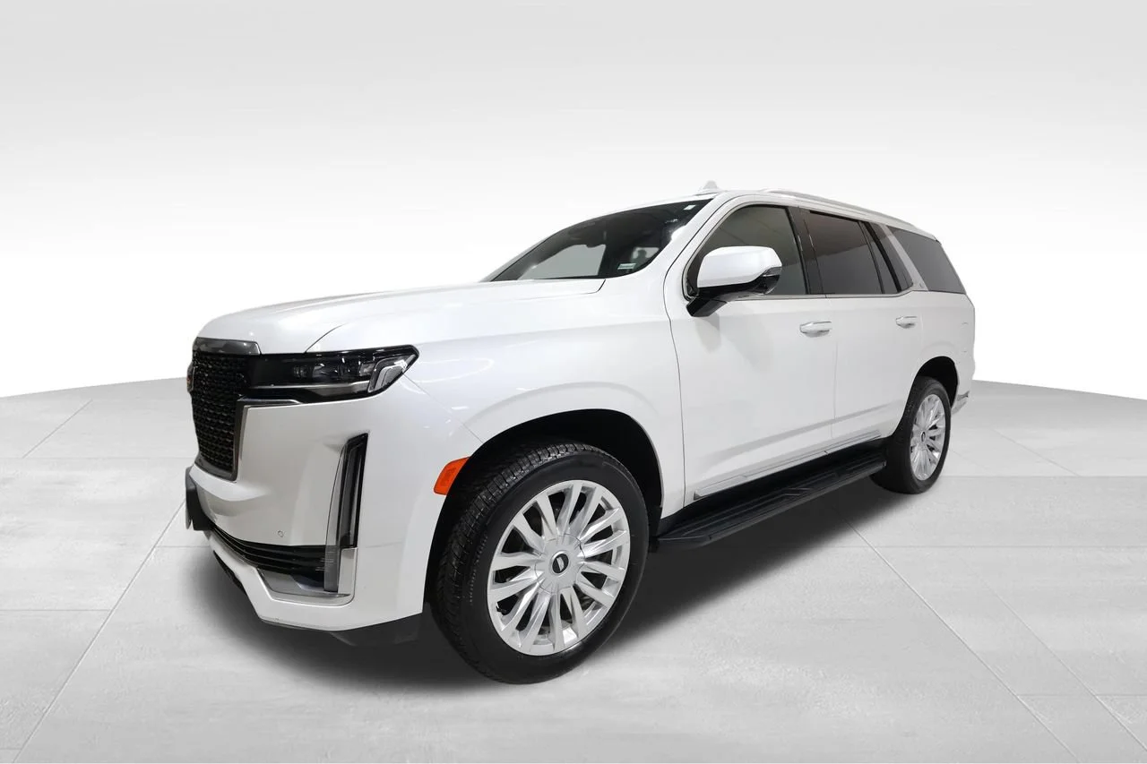 Used 2023 Crystal White Tricoat Cadillac Luxury image 7