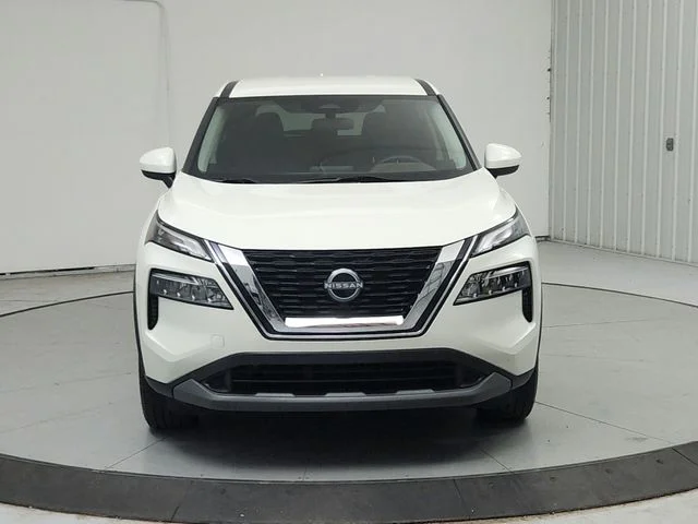 Used 2023 White Nissan SV image 3