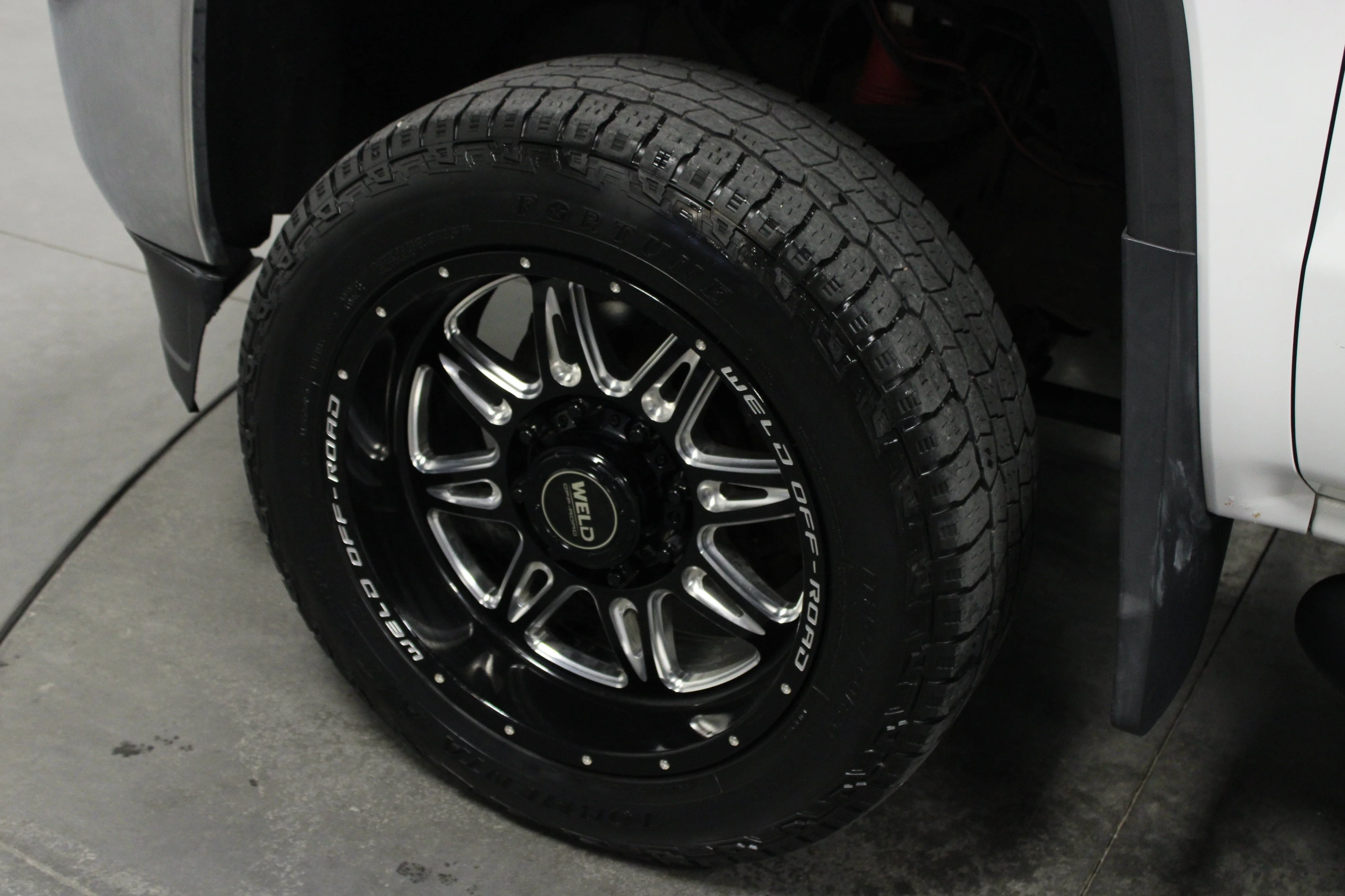 Used 2015 SUMMIT WHITE GMC SLE image 10