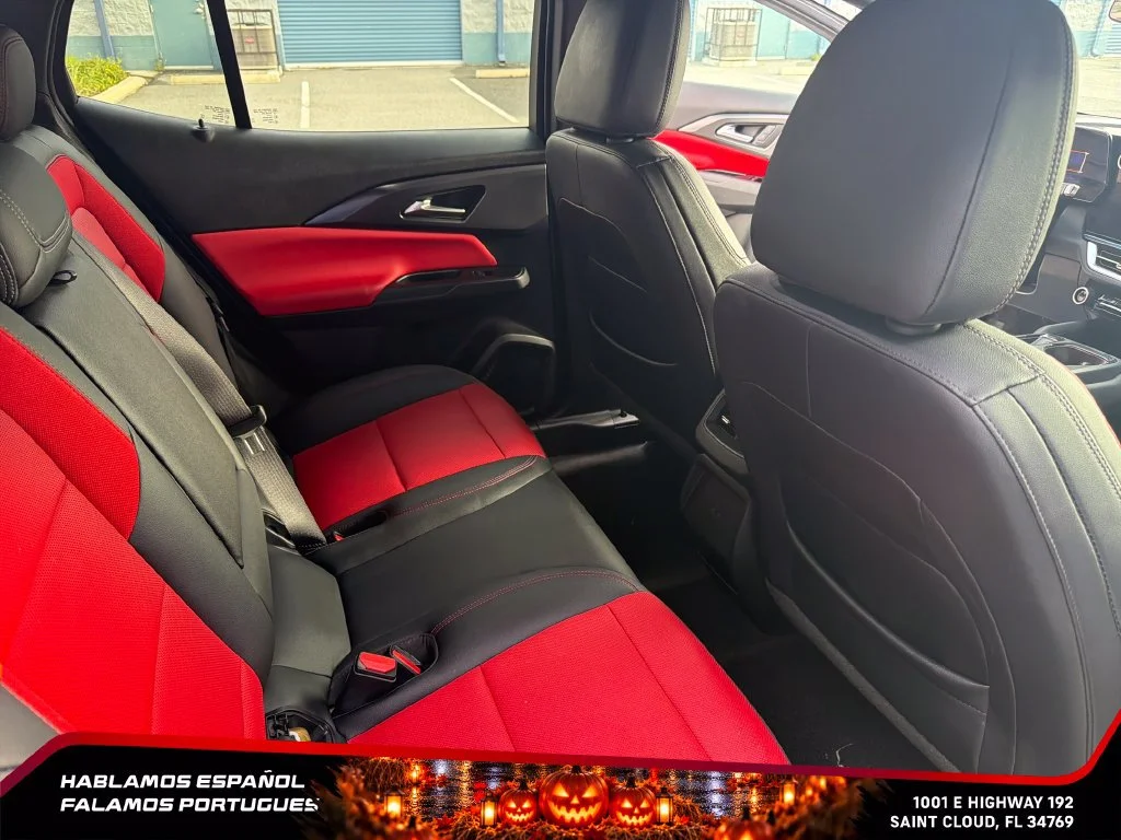 Used 2024 Summit White Chevrolet 2RS image 30