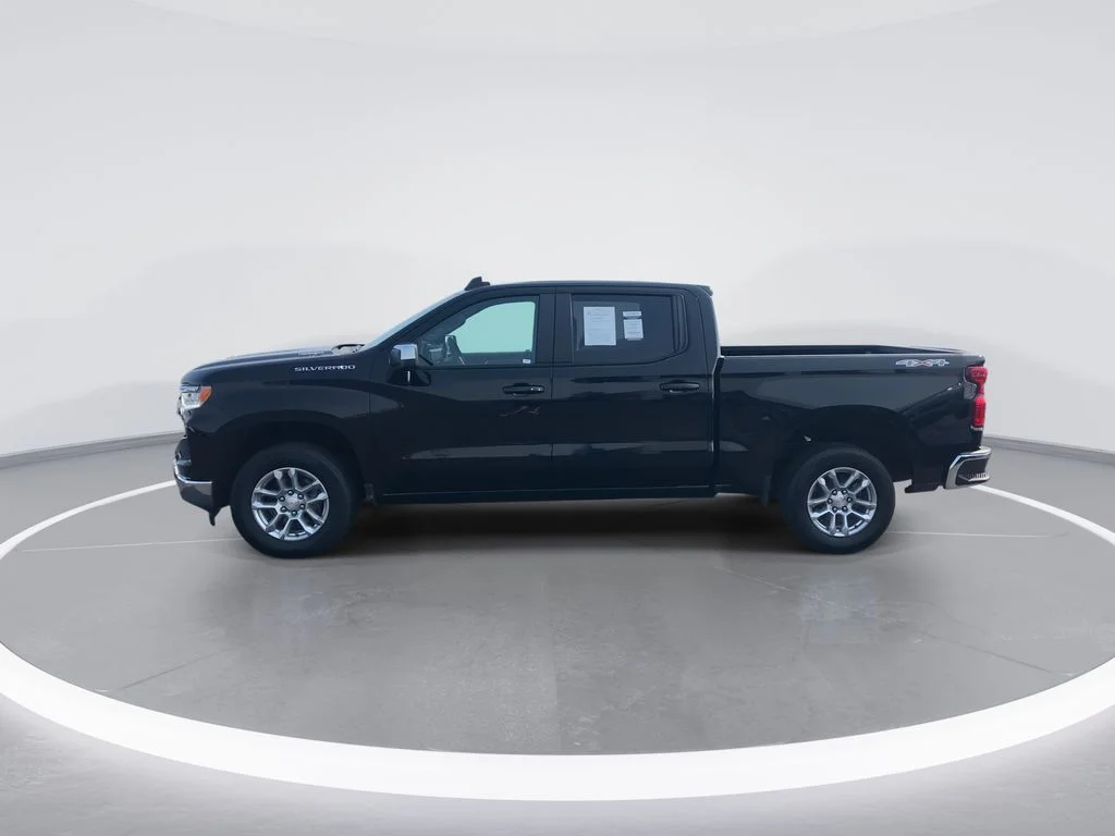 Used 2025 Black Chevrolet LT image 5