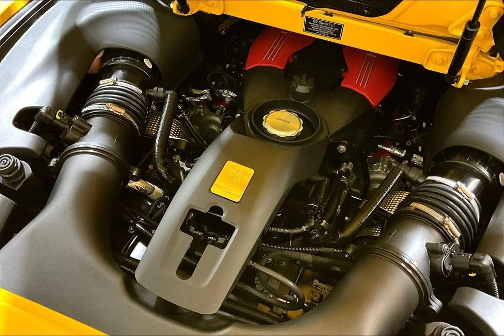 Used 2018 Giallo Modena Ferrari  image 25