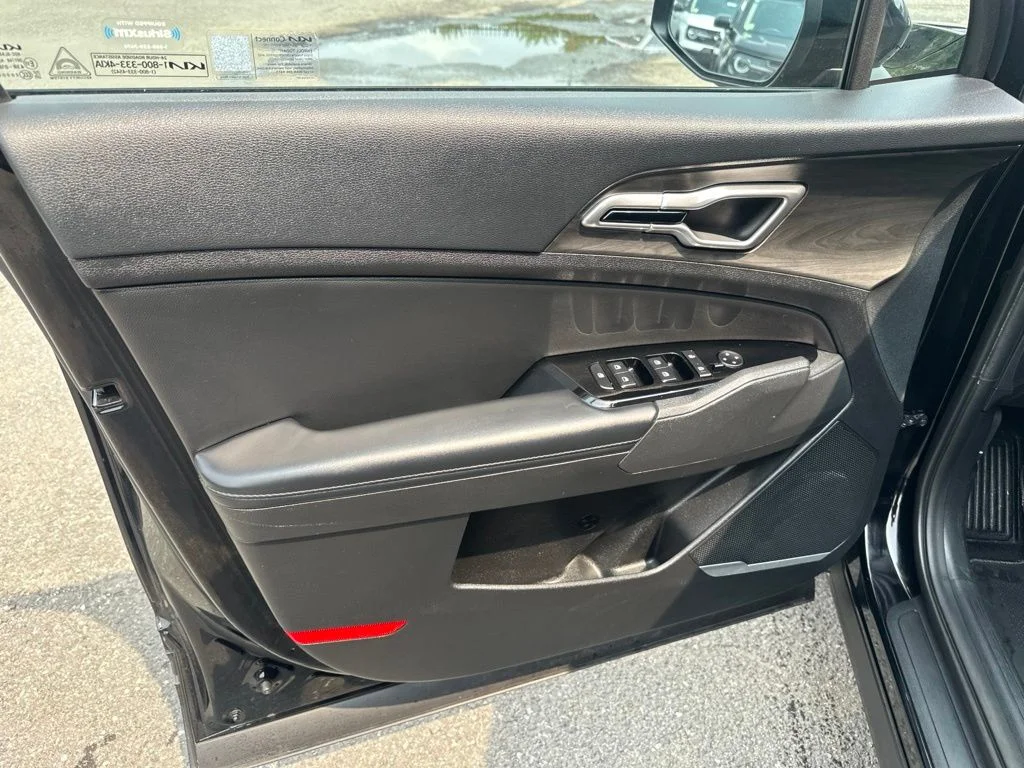 Used 2023 Black Kia X-Line image 8