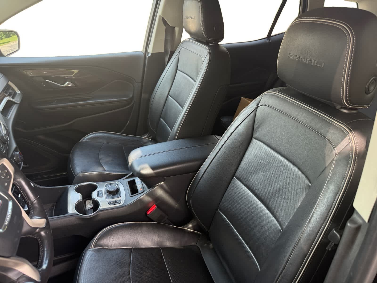 Used 2020 Ebony Twilight Metallic GMC Denali image 11