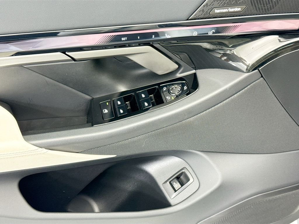 2026 BMW i5 40 - Photo 22