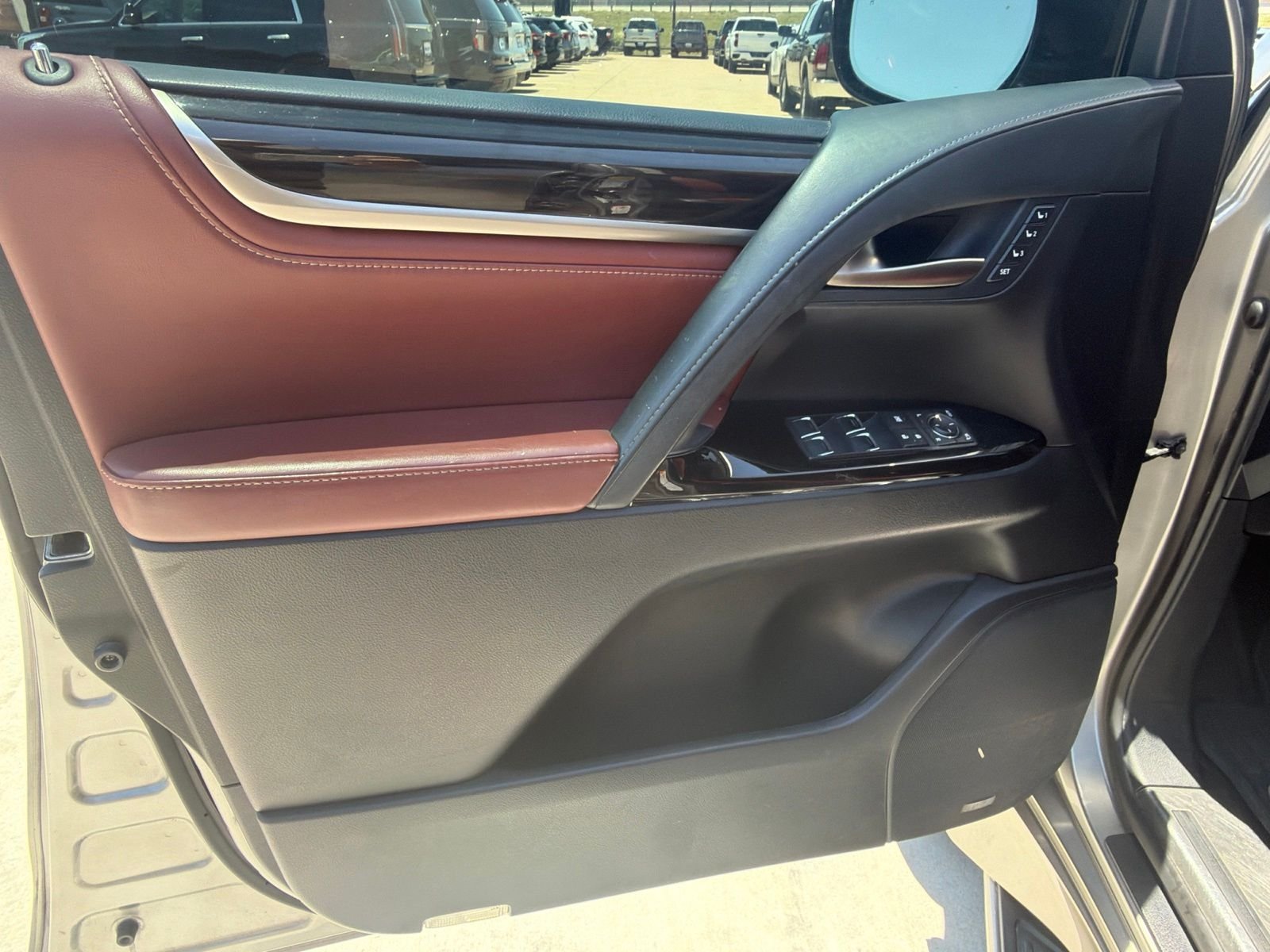 Used 2016 Atomic Silver Lexus 570 image 16