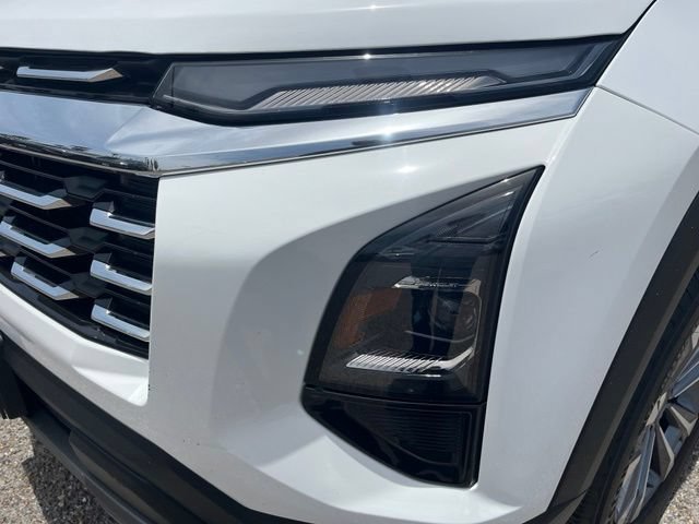 Used 2025 Summit White Chevrolet LT image 4