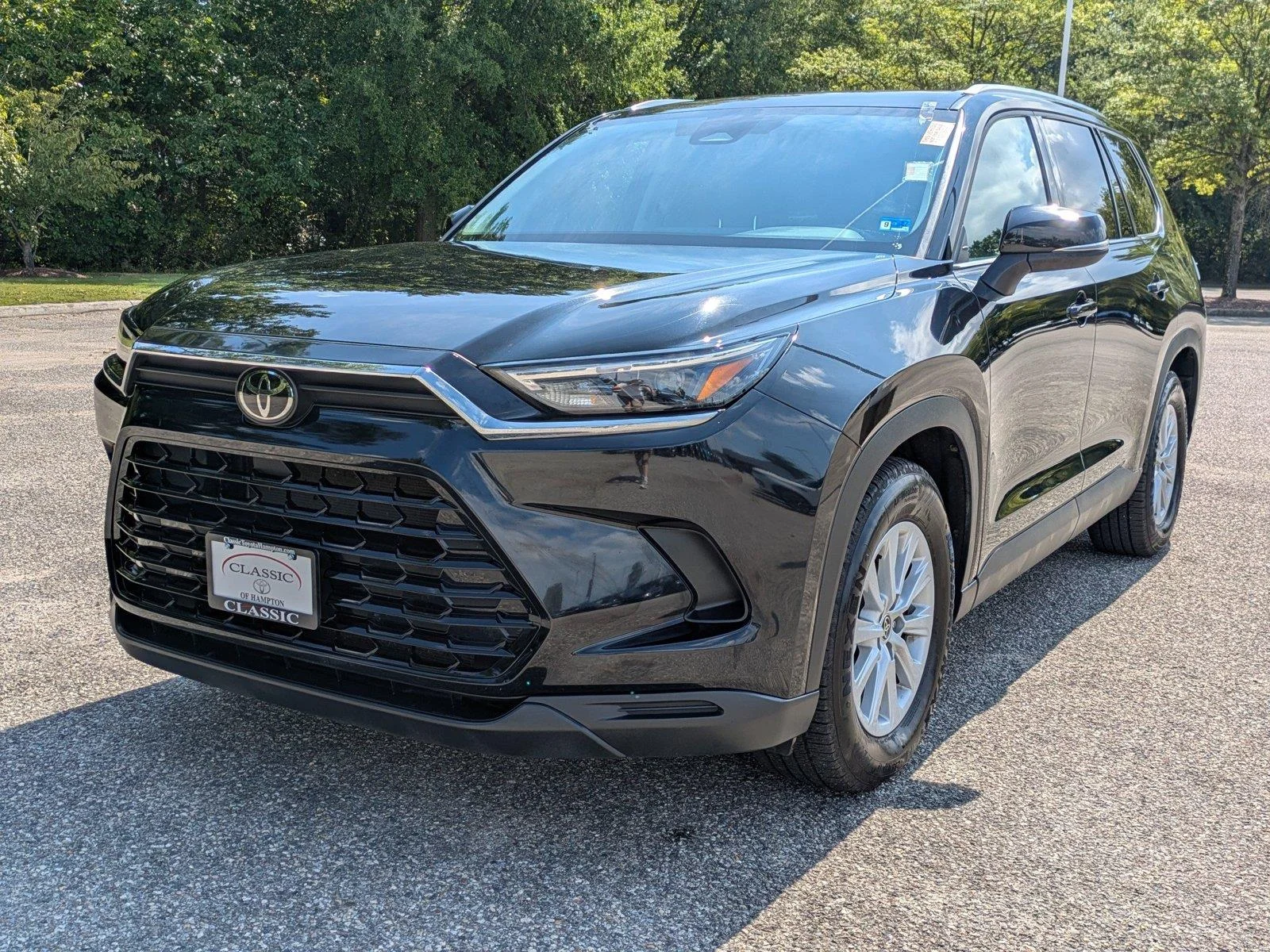 Used 2024  Toyota XLE image 8