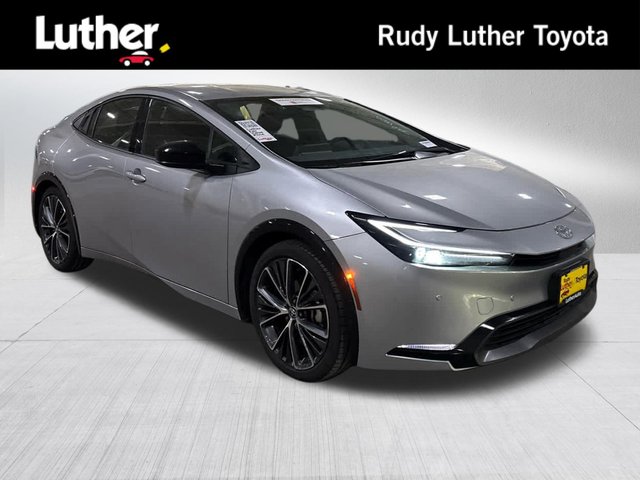 2025 Toyota Prius XLE