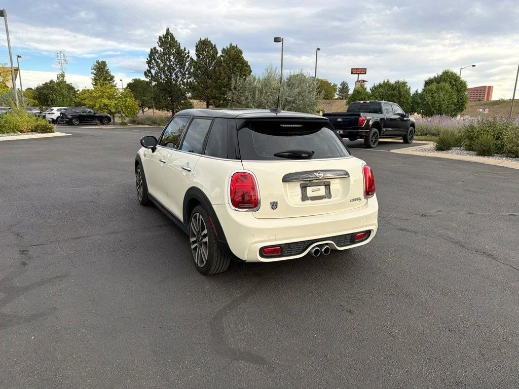 Used 2021 Pepper White MINI Cooper S image 3
