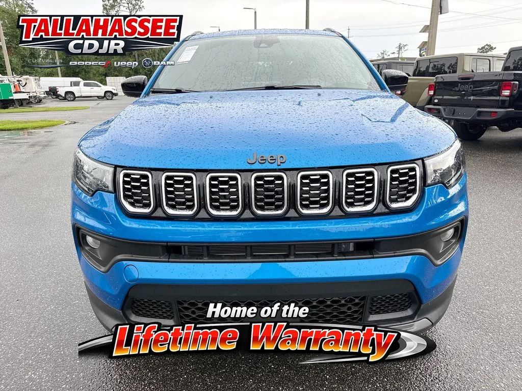 New 2026 Hydro Blue Pearl-Coat Exterior Paint Jeep Latitude image 10
