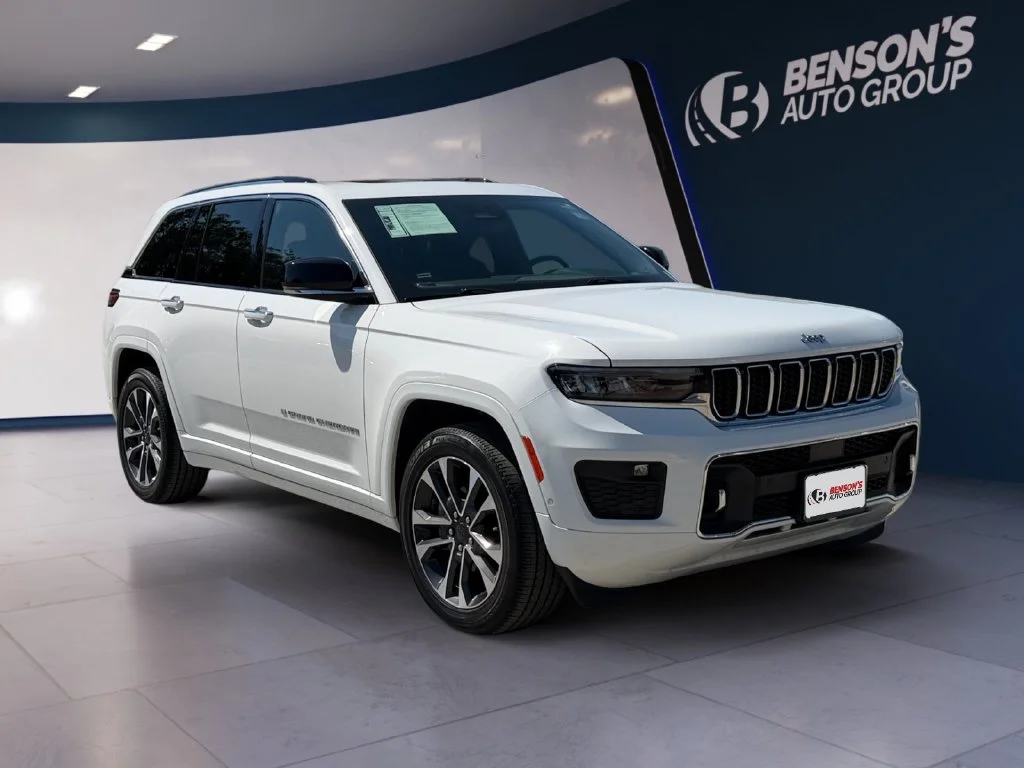 Used 2023 White Jeep Overland image 7