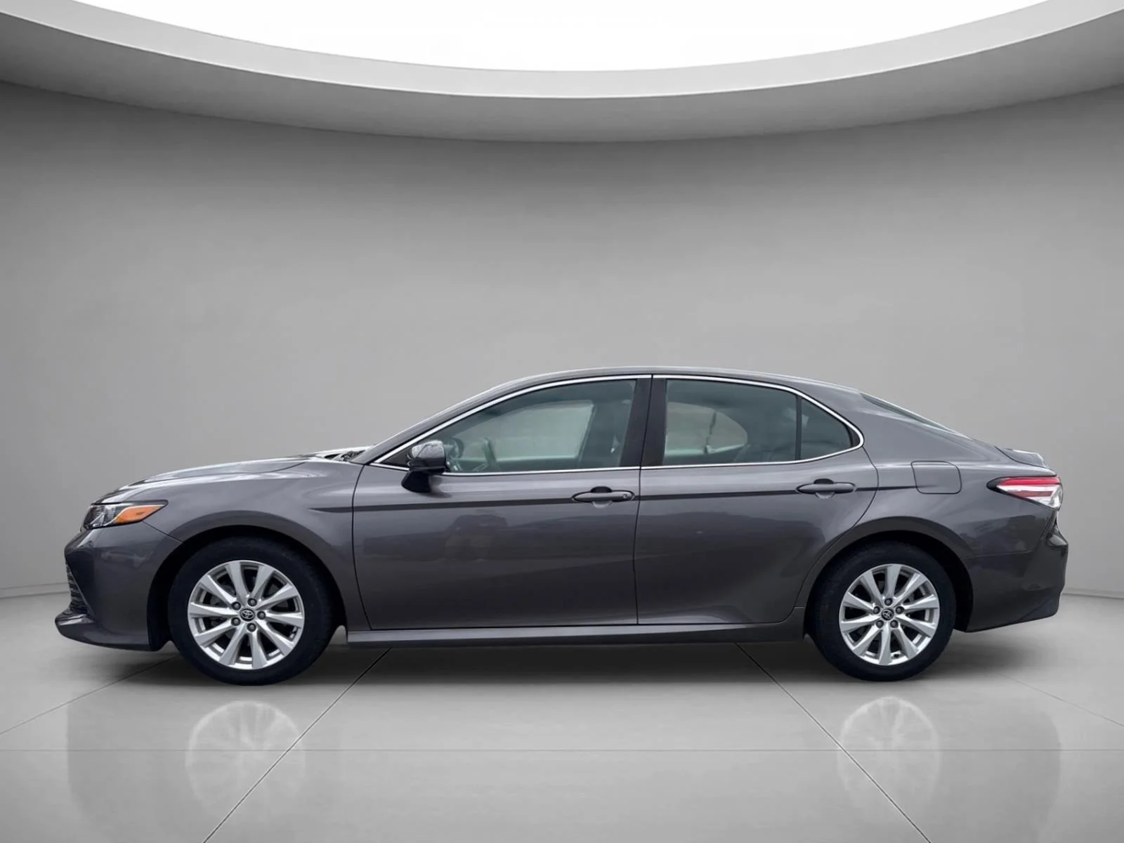 Used 2020 Predawn Gray Mica Toyota LE image 4
