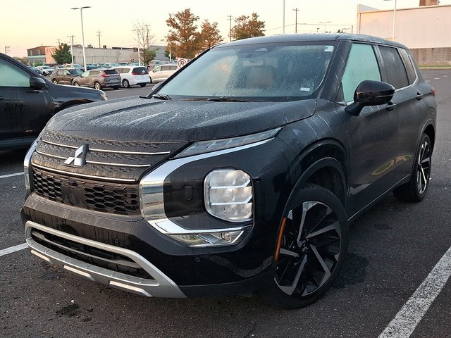 2024 Mitsubishi Outlander SE Black Edition